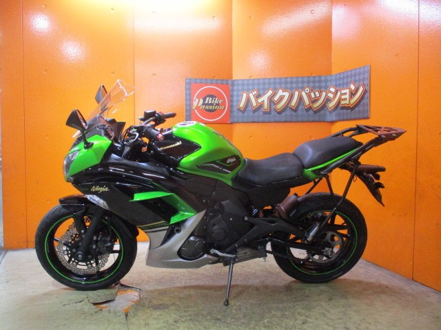 反対側もこの通り状態グッド！このモデルのＮＩＮＪＡは正にレプリカとネイキッドのハイブリッドモデル！